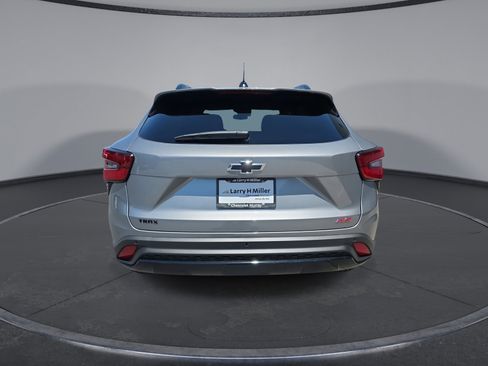 New 2026 Chevrolet Trax RS w/ Sunroof Package FWD image 12