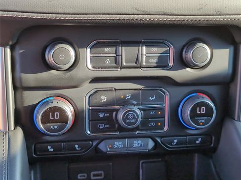 Used 2023 Chevrolet Tahoe LT image 16