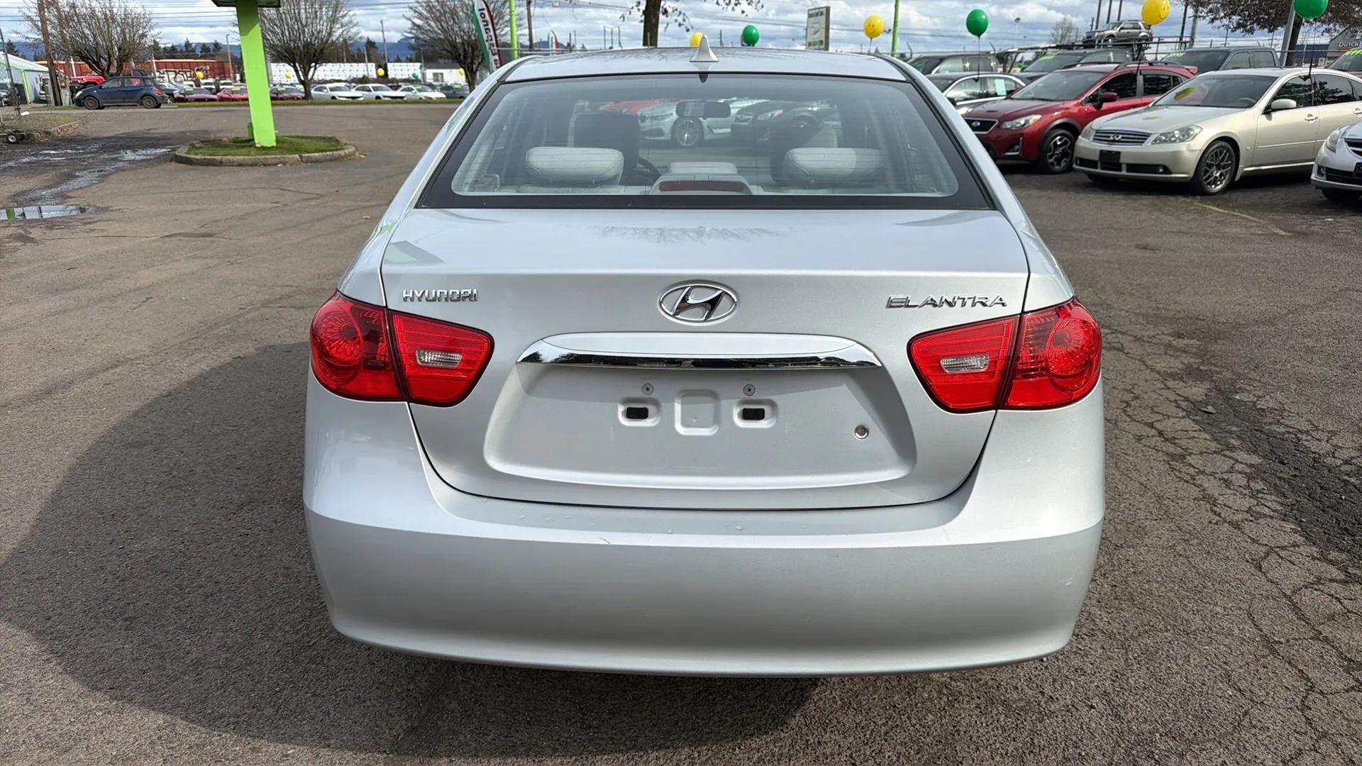Used 2010 Hyundai Elantra GLS FWD image 4