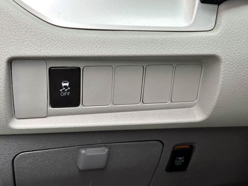 Used 2020 Toyota Sienna LE FWD image 20