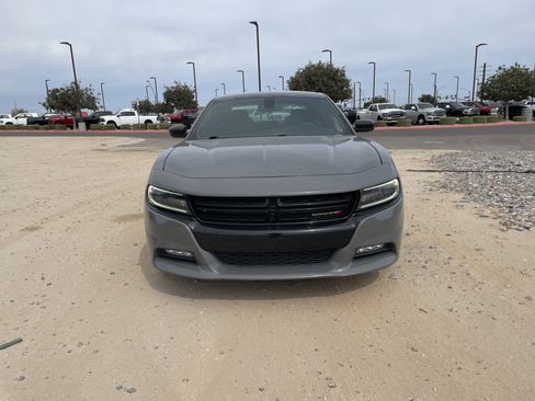 Used 2017 Dodge Charger R/T w/ Driver Confidence Group RWD image 8