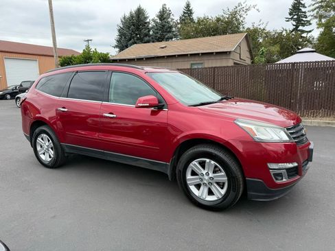 Used 2014 Chevrolet Traverse LT image 3