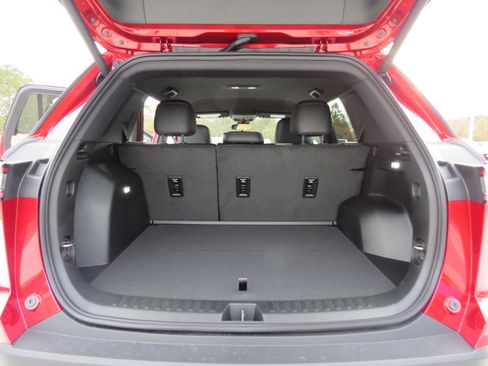 New 2026 Chevrolet Equinox ACTIV FWD image 10