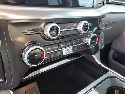 Used 2025 Ford F150 Lariat w/ Equipment Group 501A Mid image 77