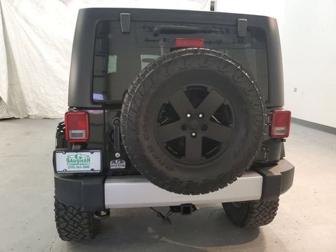 Used 2012 Jeep Wrangler Unlimited Sahara AWD/4WD image 5