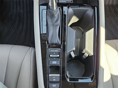 Used 2025 Honda Accord Touring image 18