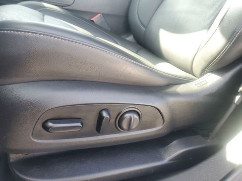 Used 2021 GMC Acadia SLT w/ Elevation Edition image 27