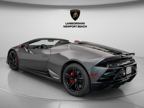 Used 2023 Lamborghini Huracan EVO RWD image 6