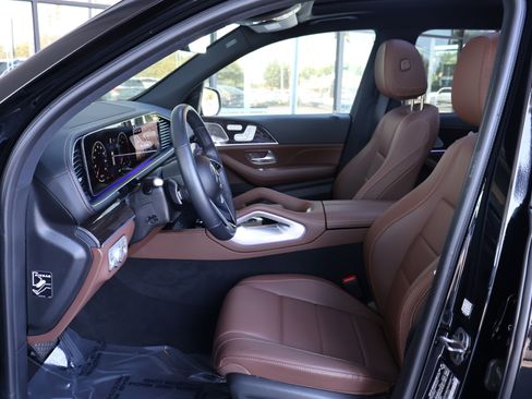Certified 2025 Mercedes-Benz GLS 450 4MATIC image 10