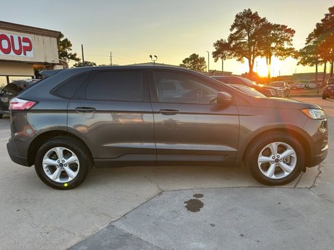 Used 2020 Ford Edge SE image 12