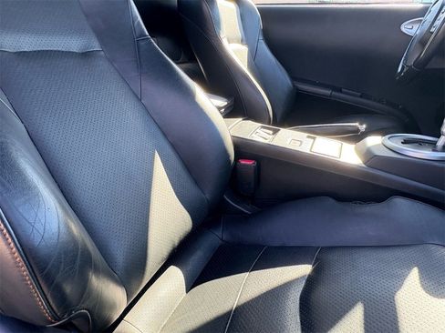 Used 2004 Nissan 350Z Touring image 25