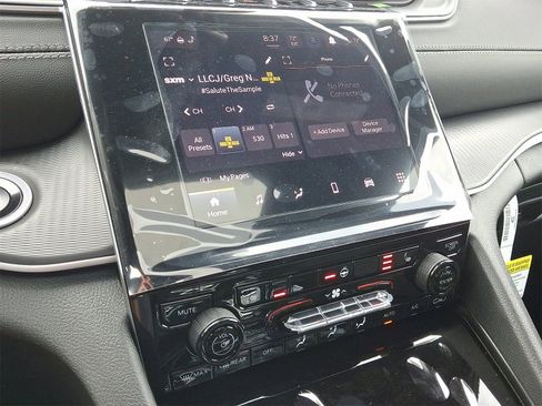 New 2025 Jeep Grand Cherokee Altitude image 11