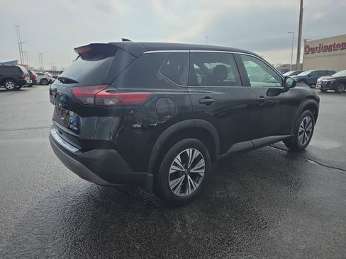 Used 2023 Nissan Rogue SV image 3