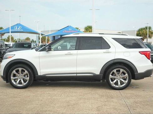 Used 2020 Ford Explorer Platinum w/ Premium Technology Package AWD/4WD image 3