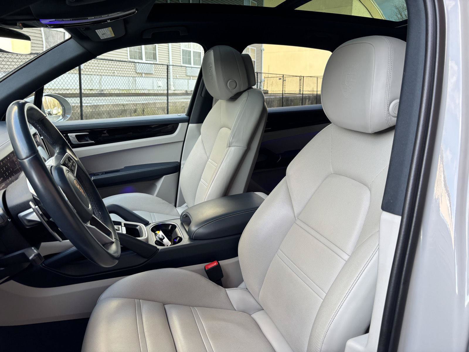 Used 2022 Porsche Cayenne Platinum Edition AWD/4WD image 10