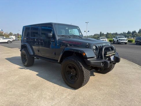 Used 2016 Jeep Wrangler Unlimited Rubicon AWD/4WD image 7