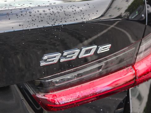 Certified 2023 BMW 330e w/ Driving Assistance Package image 25