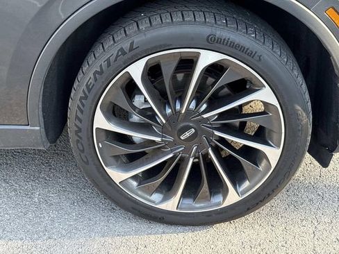 Used 2020 Lincoln Aviator Reserve w/ Equipment Group 201A image 9