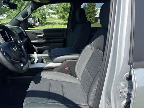 New 2026 RAM 1500 Express AWD/4WD image 9