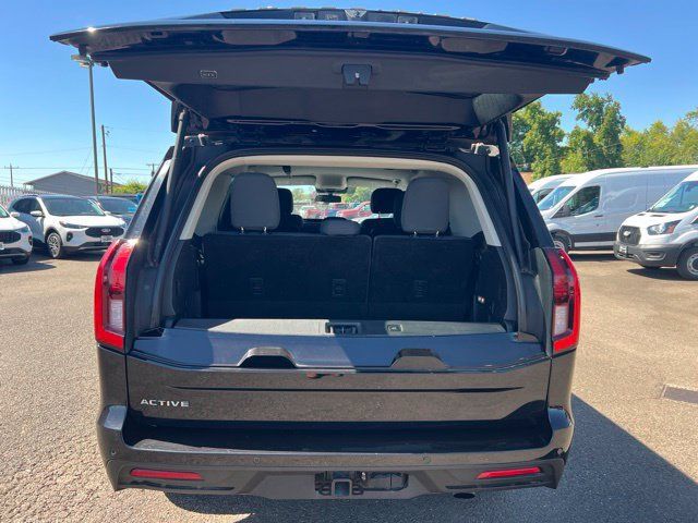 Used 2025 Ford Expedition Active AWD/4WD image 12