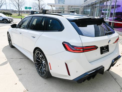 Used 2026 BMW M5 Touring image 7