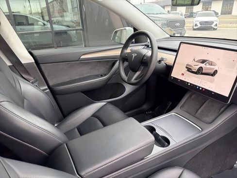 Used 2023 Tesla Model Y Long Range image 12