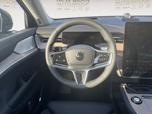 New 2025 Volvo EX90 Ultra image 12
