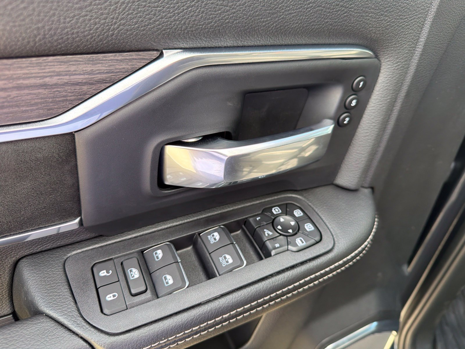New 2027 RAM 2500 Laramie AWD/4WD image 15