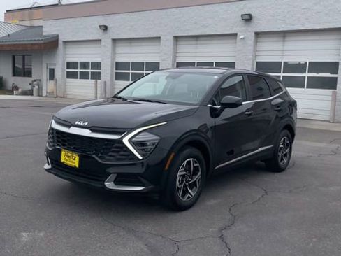Used 2025 Kia Sportage LX image 5