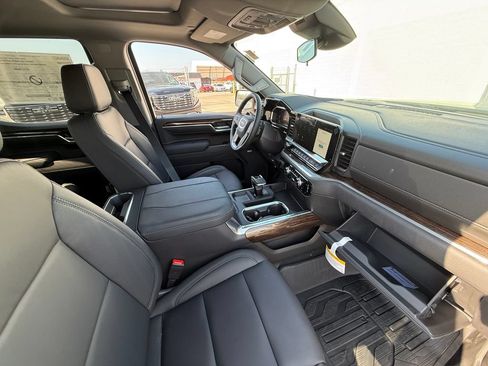 New 2026 GMC Sierra 1500 Elevation w/ Elevation Premium Package AWD/4WD image 15