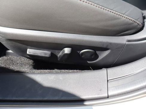 Used 2025 MAZDA MAZDA3 s FWD image 11