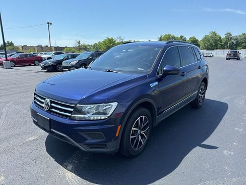 Used 2021 Volkswagen Tiguan SE FWD image 3