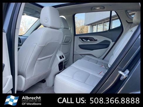 Used 2022 GMC Terrain Denali w/ Denali Premium Package AWD/4WD image 12