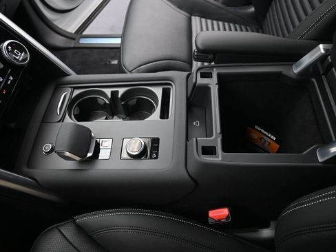 New 2026 Land Rover Discovery S AWD/4WD image 28