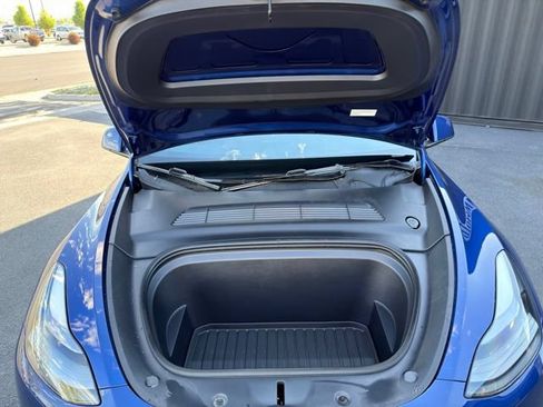 Used 2024 Tesla Model Y 2WD image 30