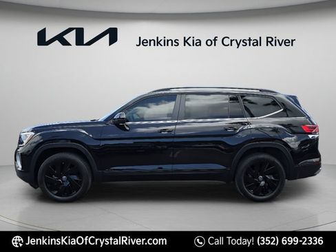 Used 2024 Volkswagen Atlas SE FWD image 13