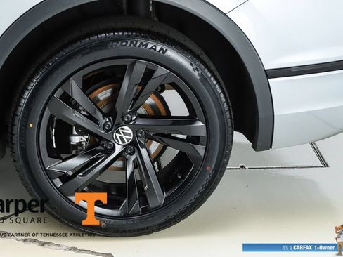Used 2024 Volkswagen Tiguan SE R-Line FWD image 6