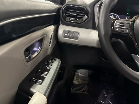 Used 2025 Honda Pilot Touring image 20