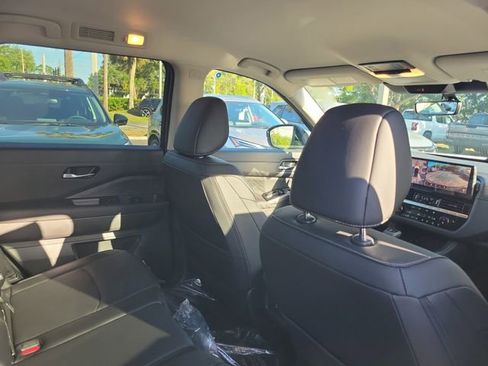 New 2026 Nissan Pathfinder SL FWD image 29