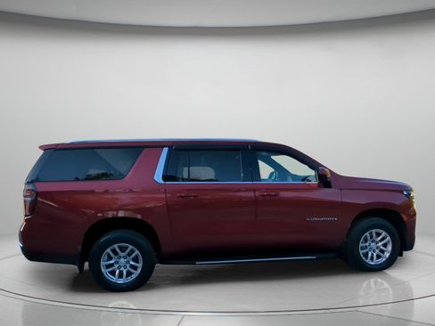 Used 2021 Chevrolet Suburban LT RWD image 31