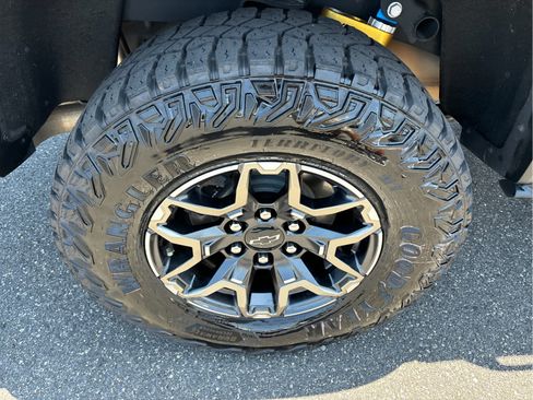 Certified 2024 Chevrolet Colorado ZR2 w/ ZR2 Convenience Package III AWD/4WD image 26