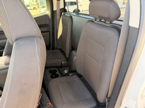 Used 2018 GMC Canyon SLE w/ SLE Convenience Package image 8