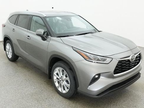 New 2026 Toyota Highlander Limited AWD/4WD image 12