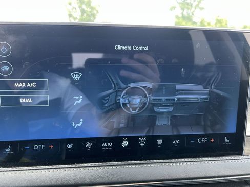 Used 2023 Lincoln Corsair AWD w/ Equipment Group 101A image 22