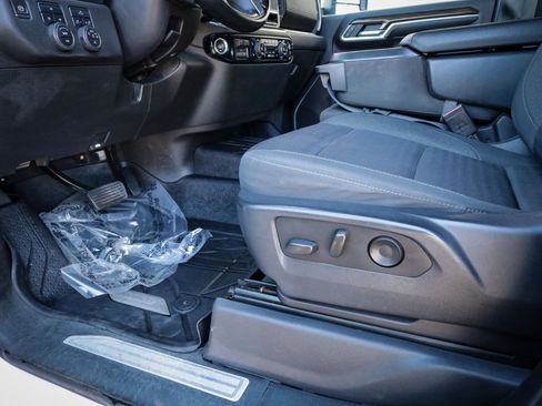 Used 2024 Chevrolet Silverado 2500 LT w/ Convenience Package image 14