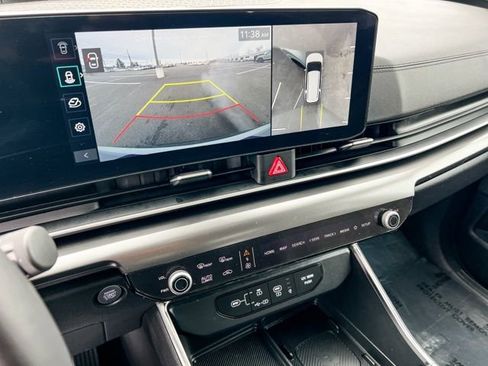 Certified 2025 Kia Carnival SX image 24