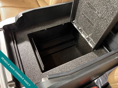 Used 2022 Ford F350 Lariat w/ Lariat Ultimate Package image 8