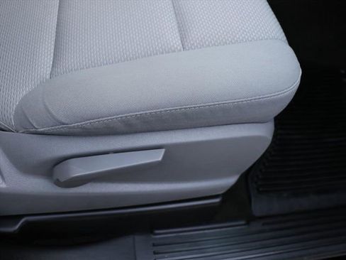 Used 2017 Chevrolet Silverado 1500 Custom w/ Custom Convenience Package image 9