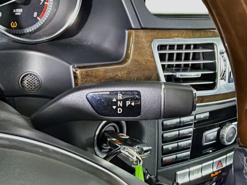 Used 2014 Mercedes-Benz E 350 4MATIC Sedan image 25