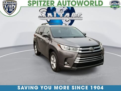 Used 2017 Toyota Highlander Limited AWD/4WD image 2